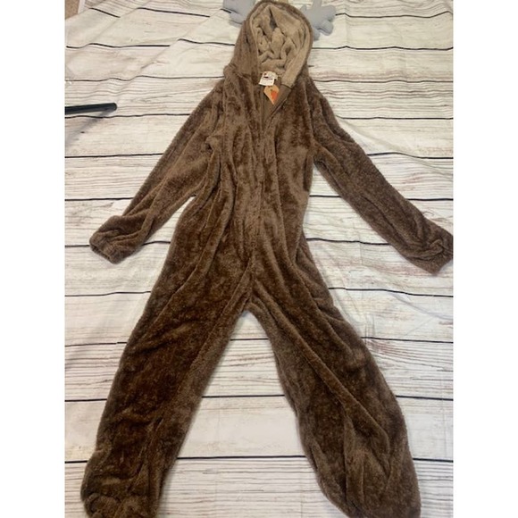 Nobrand Other - Reindeer Onesie Brown Large NWT